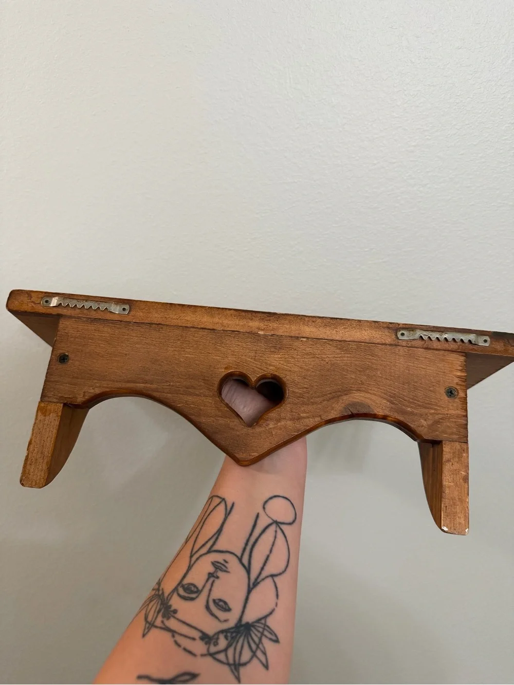 Vintage Heart Accent Wooden Wall Shelf